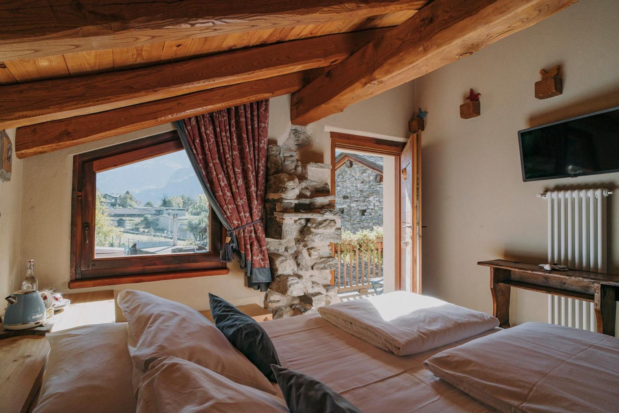 Arnad Au Coeur Du Village Chambres D'Hotes & Spa מראה חיצוני תמונה