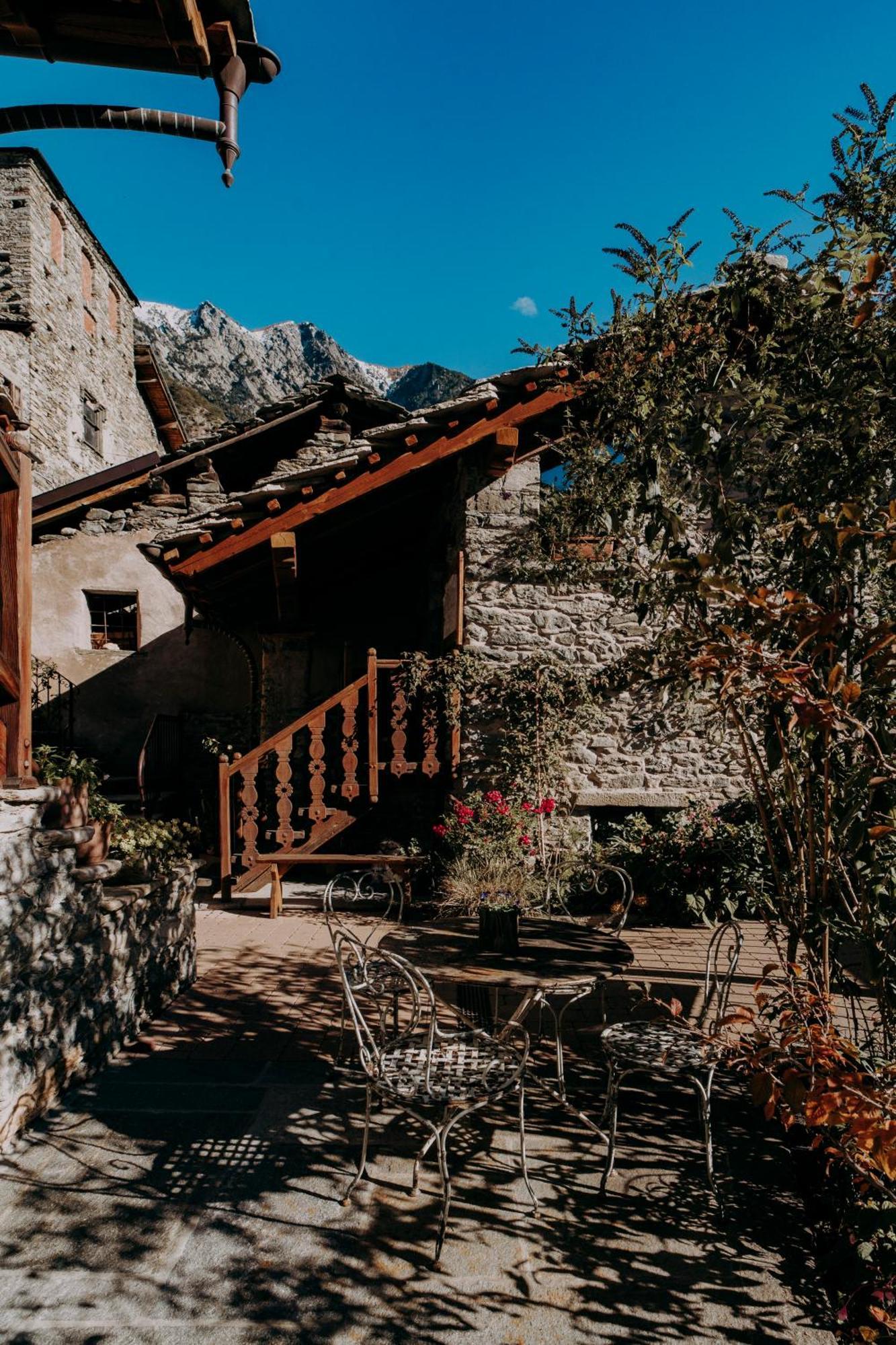 Arnad Au Coeur Du Village Chambres D'Hotes & Spa מראה חיצוני תמונה